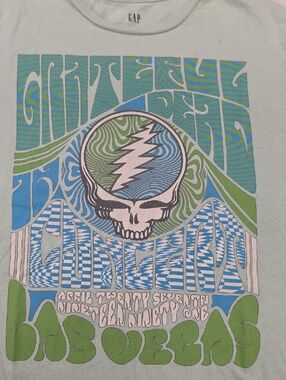 GAP Pastel Psychedelic Skull Graphic Tee in Blue, Green, Pink-medium Unisex